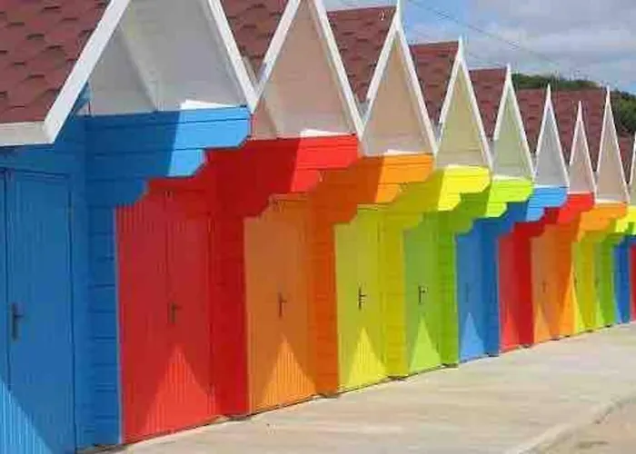 Scholes Park Drive, By The Seaside *