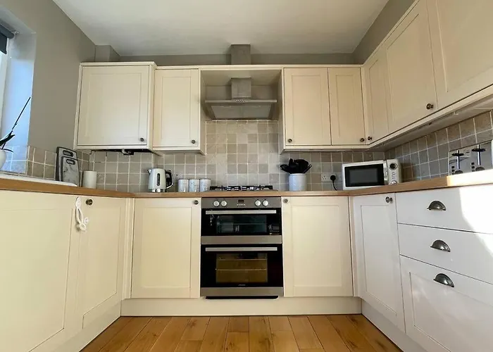 Scholes Park Drive, By The Seaside * Scalby (North Yorkshire)