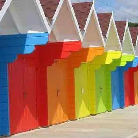 Scholes Park Drive, By The Seaside *