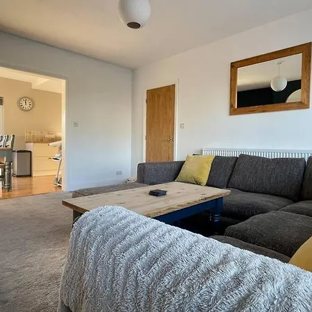 Scholes Park Drive, By The Seaside *