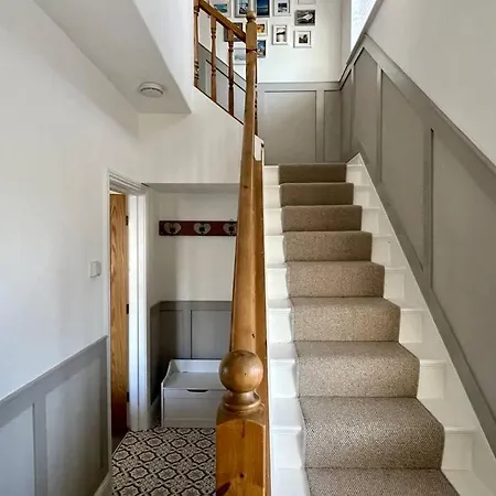 Scholes Park Drive, By The Seaside Scalby (North Yorkshire)